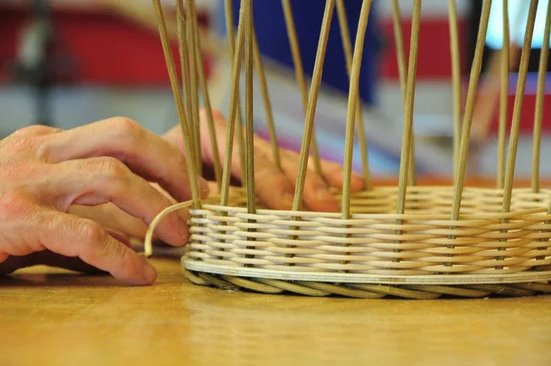 Korbflechten mit Peddigrohr für Anfänger: Material, Stärke und erster Einstieg