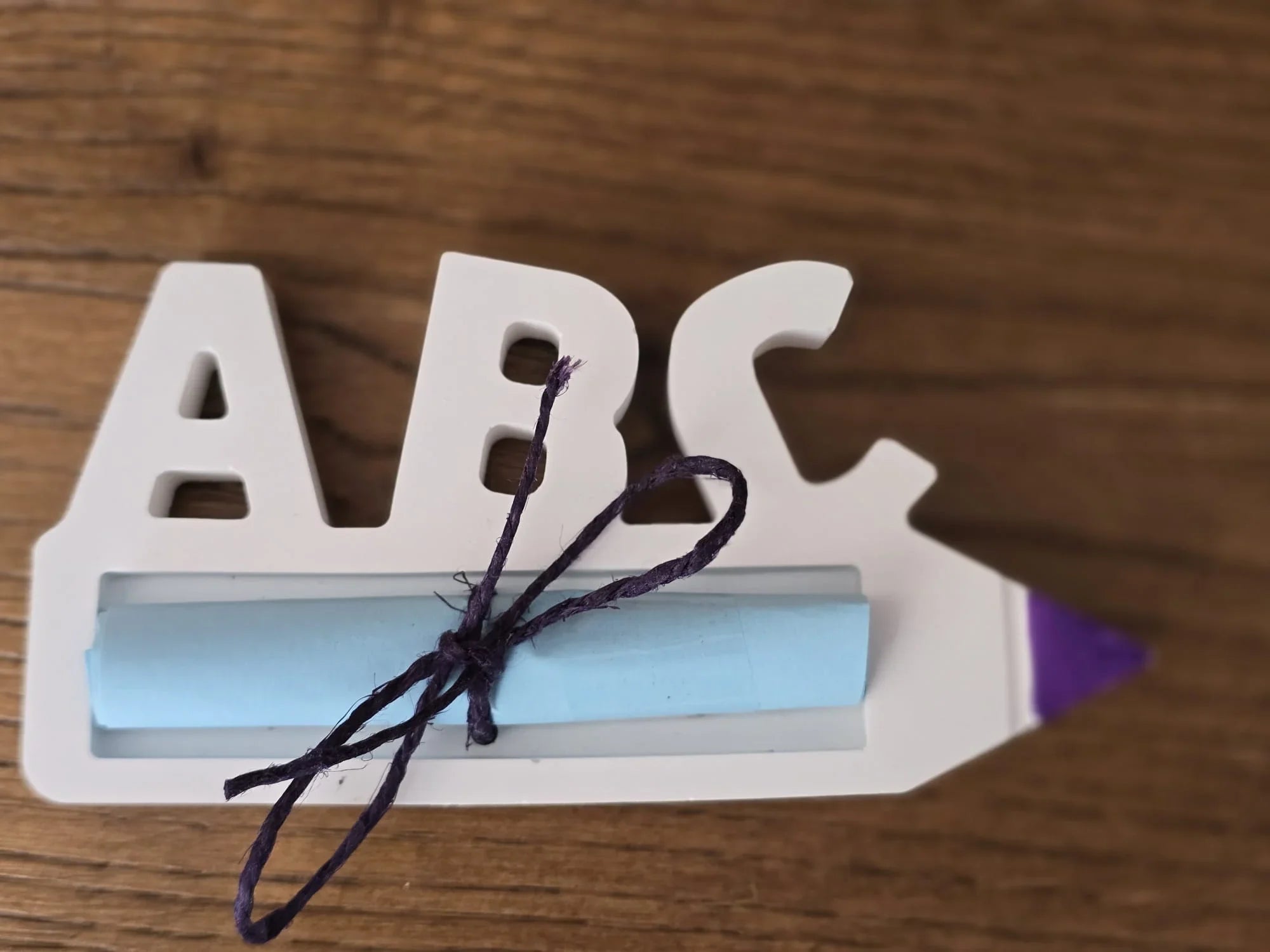 Handgemachtes "Schulstart-Geschenk" - ABC Stift - Bastelschachtel - Bastelzubehör - ABC-Stift