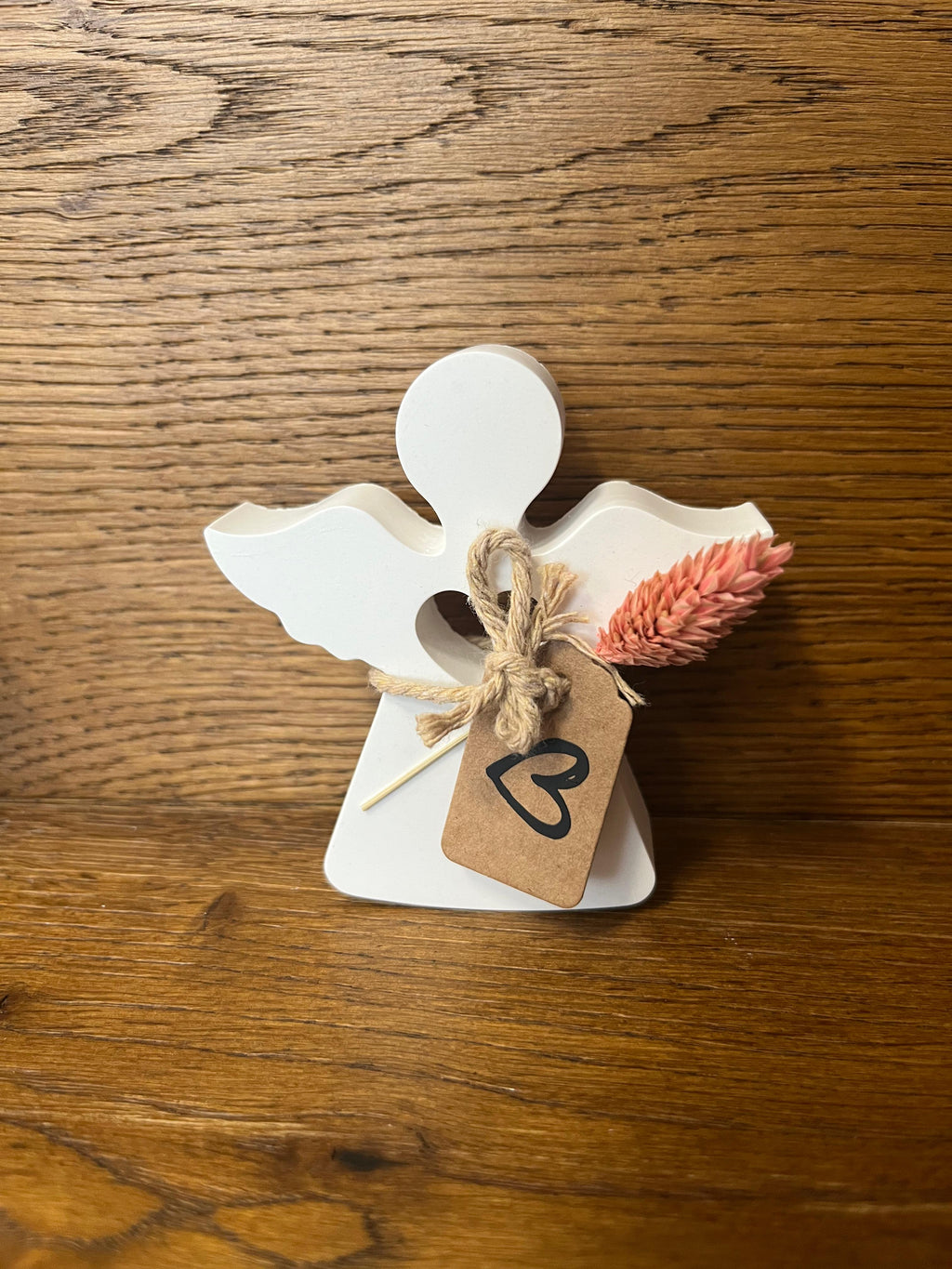 Handgemachte Deko "Engel mit Trockenblume" – Charmantes Dekorationsstück mit Liebe zum Detail