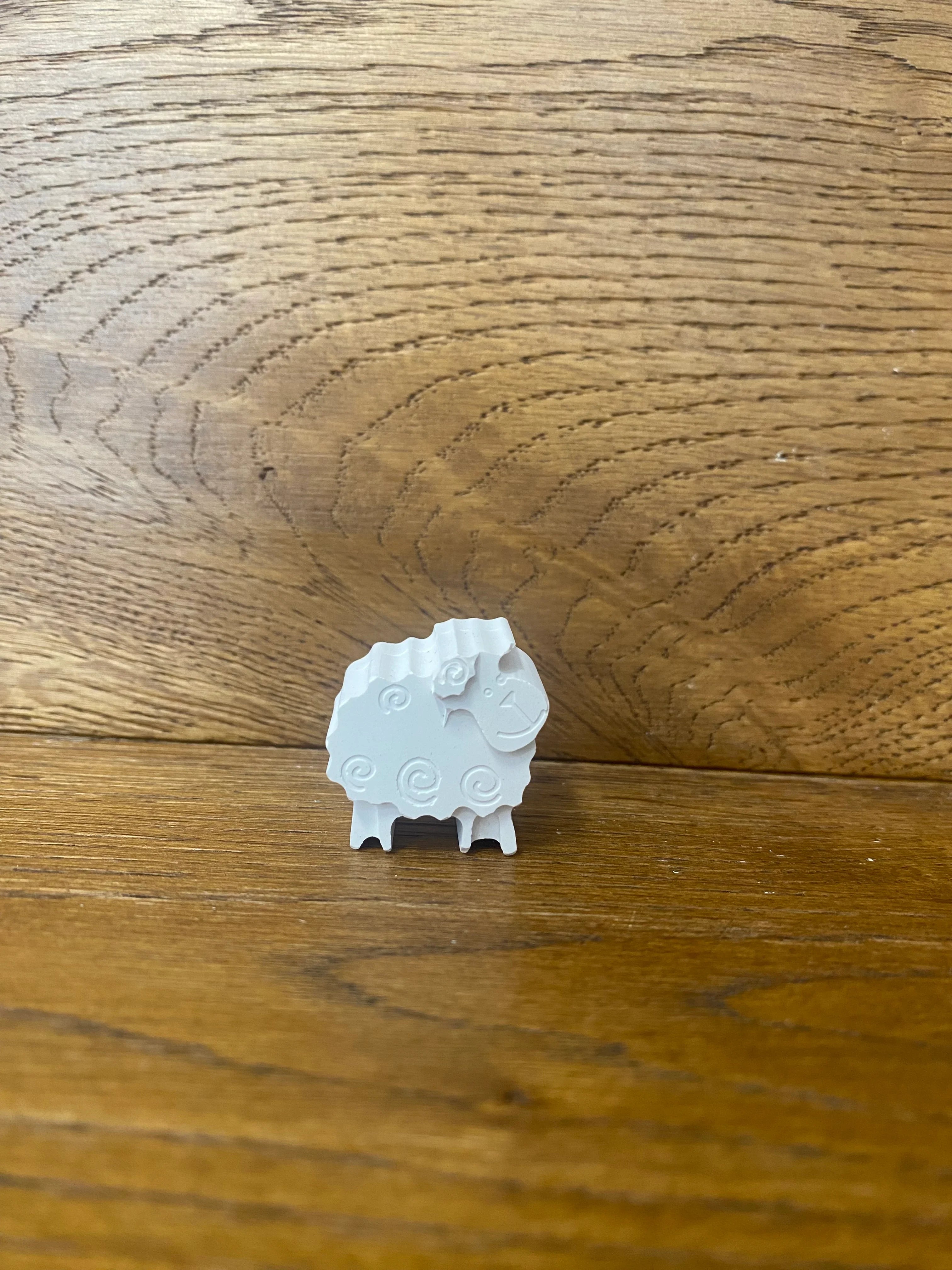 Handgemachte Deko "Schaf Liebe" - Charmantes Mitbringsel - Bastelschachtel - Bastelzubehör - Handgemachte Deko Schaf Liebe-1