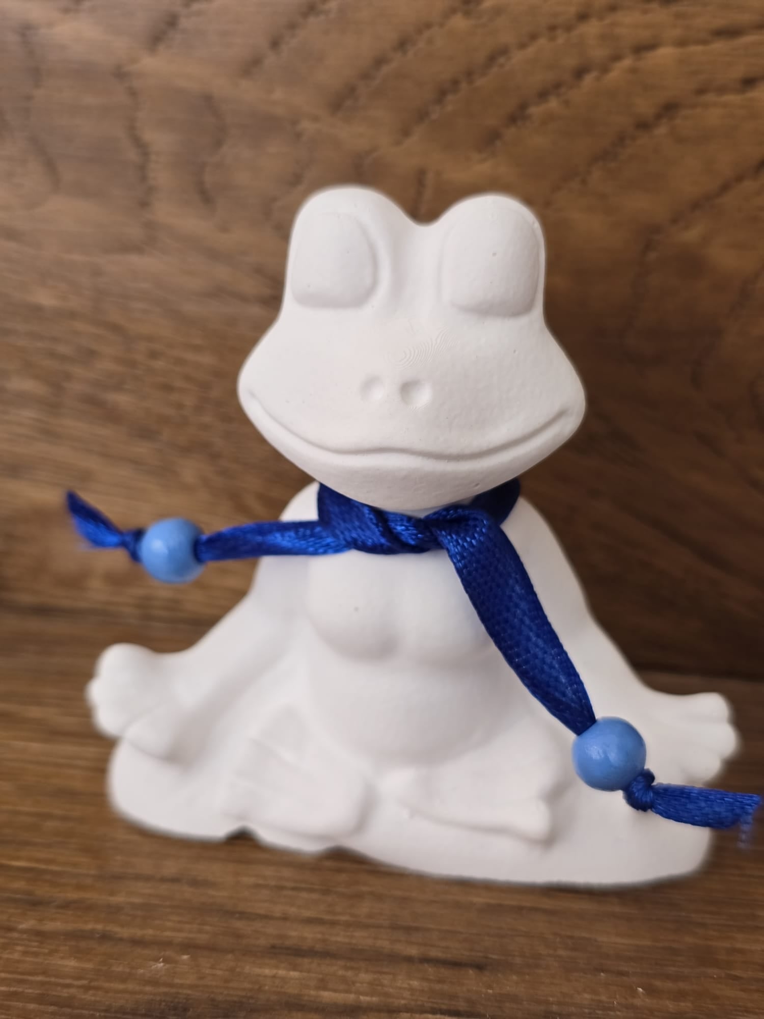 Handgemachte Deko "Relax Frosch" - Charmantes Dekorationsstück mit Liebe zum Detail