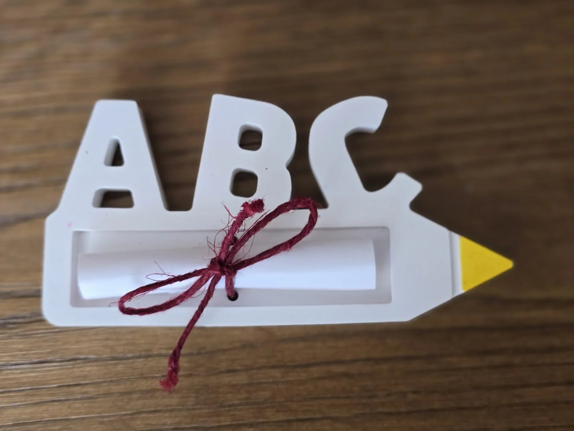 Handgemachtes "Schulstart-Geschenk" - ABC Stift - Bastelschachtel - Bastelzubehör - ABC-Stift