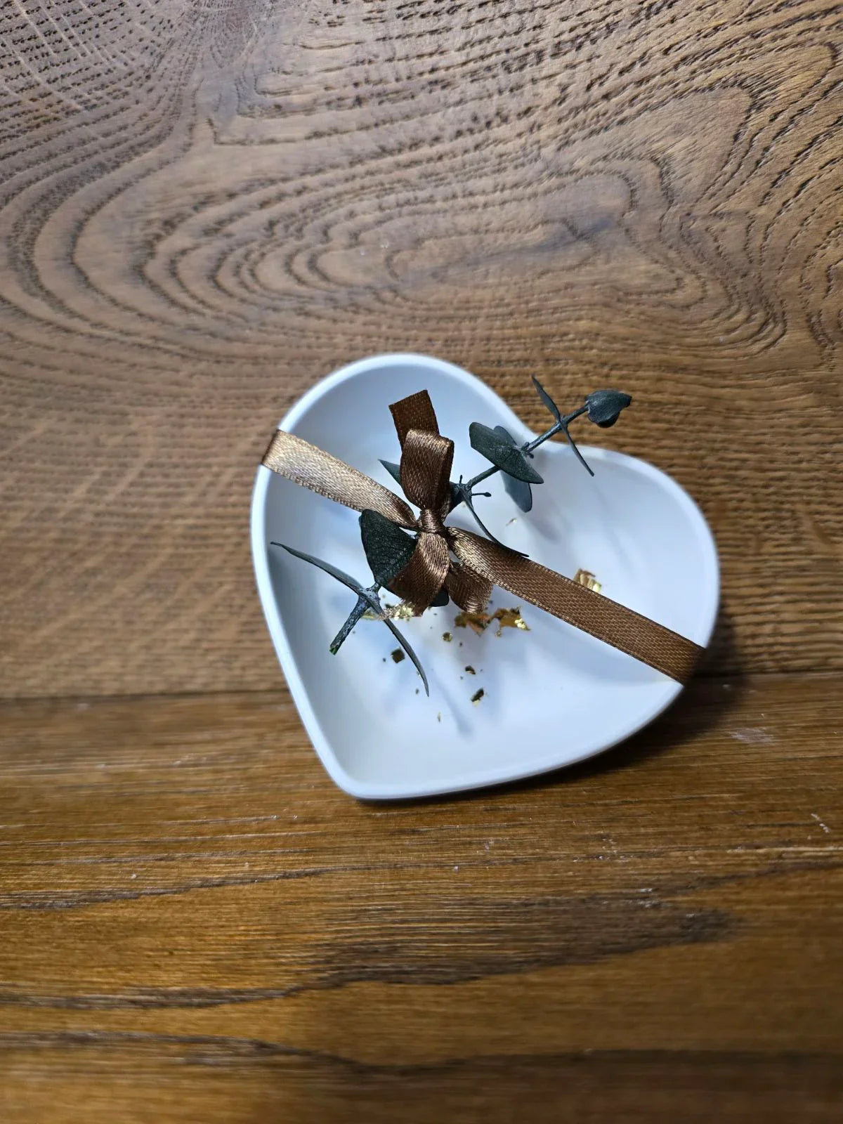 Handgemachte Herzschale aus Raysin zur Dekoration und Aufbewahrung, imprägniert - Bastelschachtel - Offline Shop - 