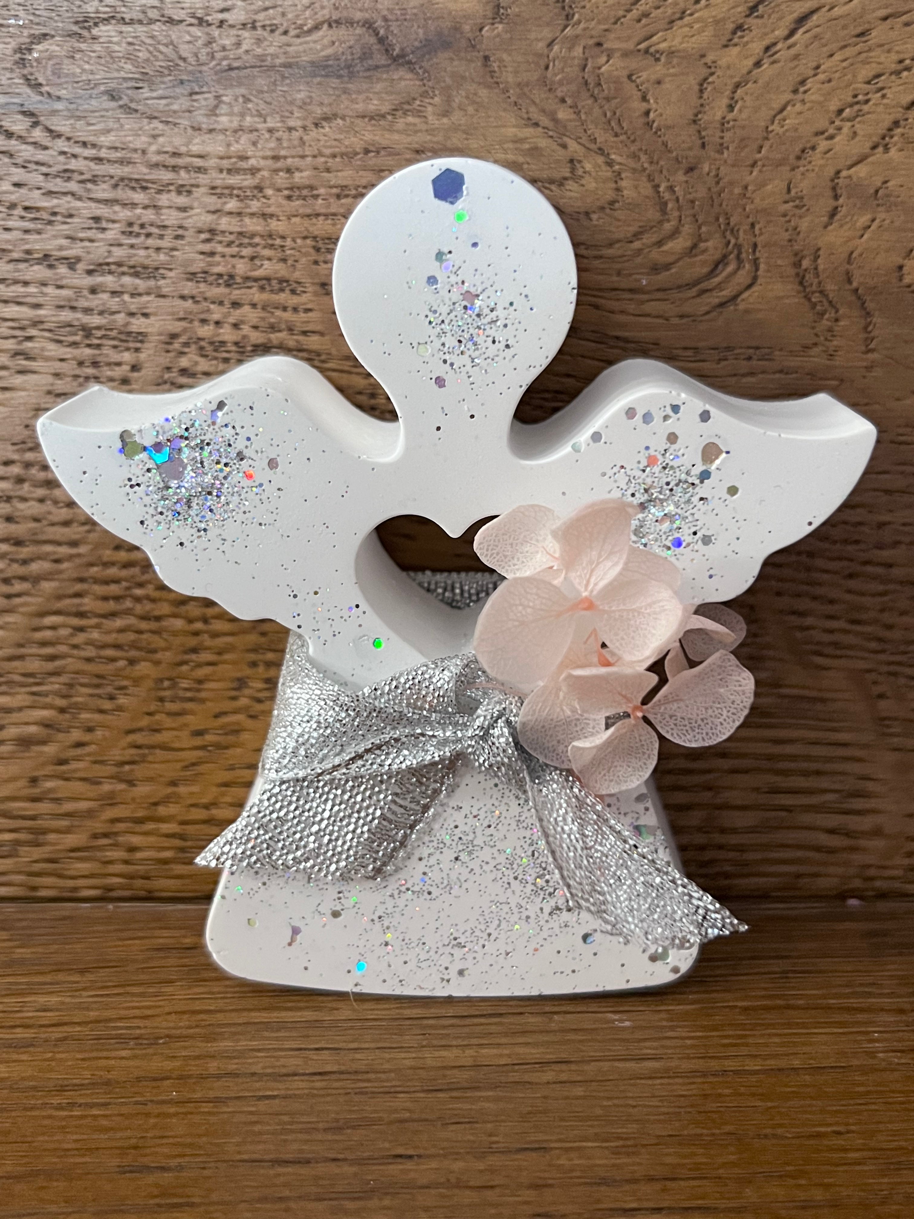 Handgemachter Deko "Engel" – Charmantes Dekorationsstück mit Liebe zum Detail - Bastelschachtel - Online Shop - Beton Engel