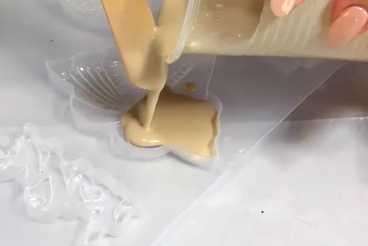 Gießform - Lady Vagabond - Belts and fasteners - Bastelschachtel