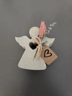 Handgemachte Deko "Betonengel mit Trockenblume" – Charmantes Dekorationsstück mit Liebe zum Detail - Bastelschachtel