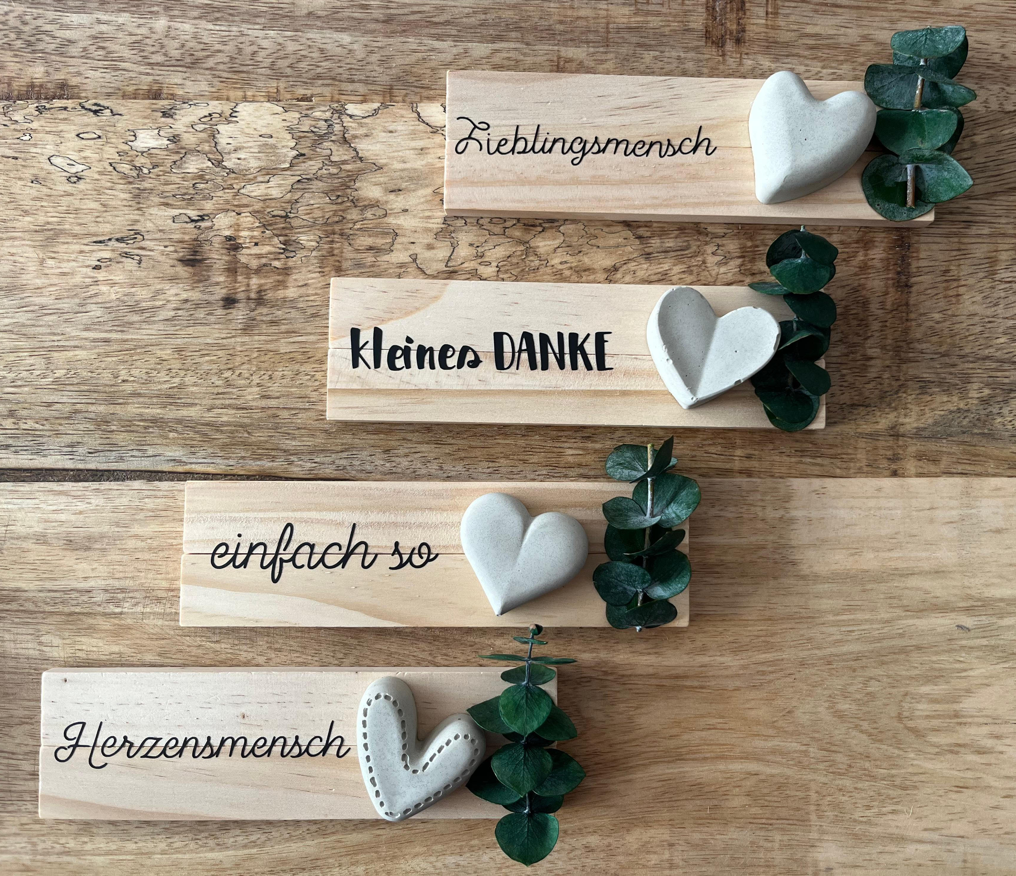 Handgemachtes "Geschenk mit Herz" –Charmantes Mitbringsel - Bastelschachtel