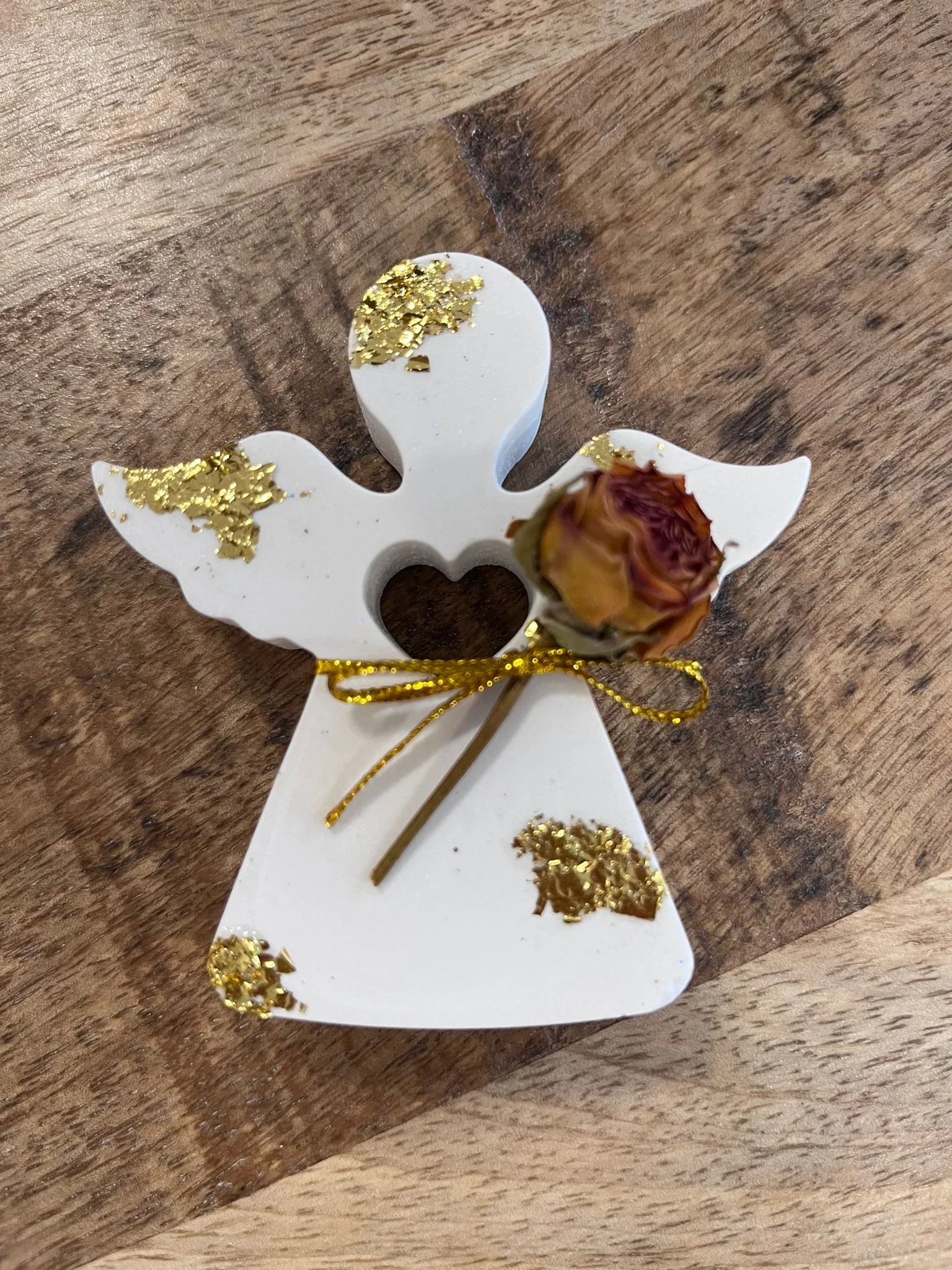 Handgemachter Deko "Engel" – Charmantes Dekorationsstück mit Liebe zum Detail - Bastelschachtel - Online Shop - Beton Engel