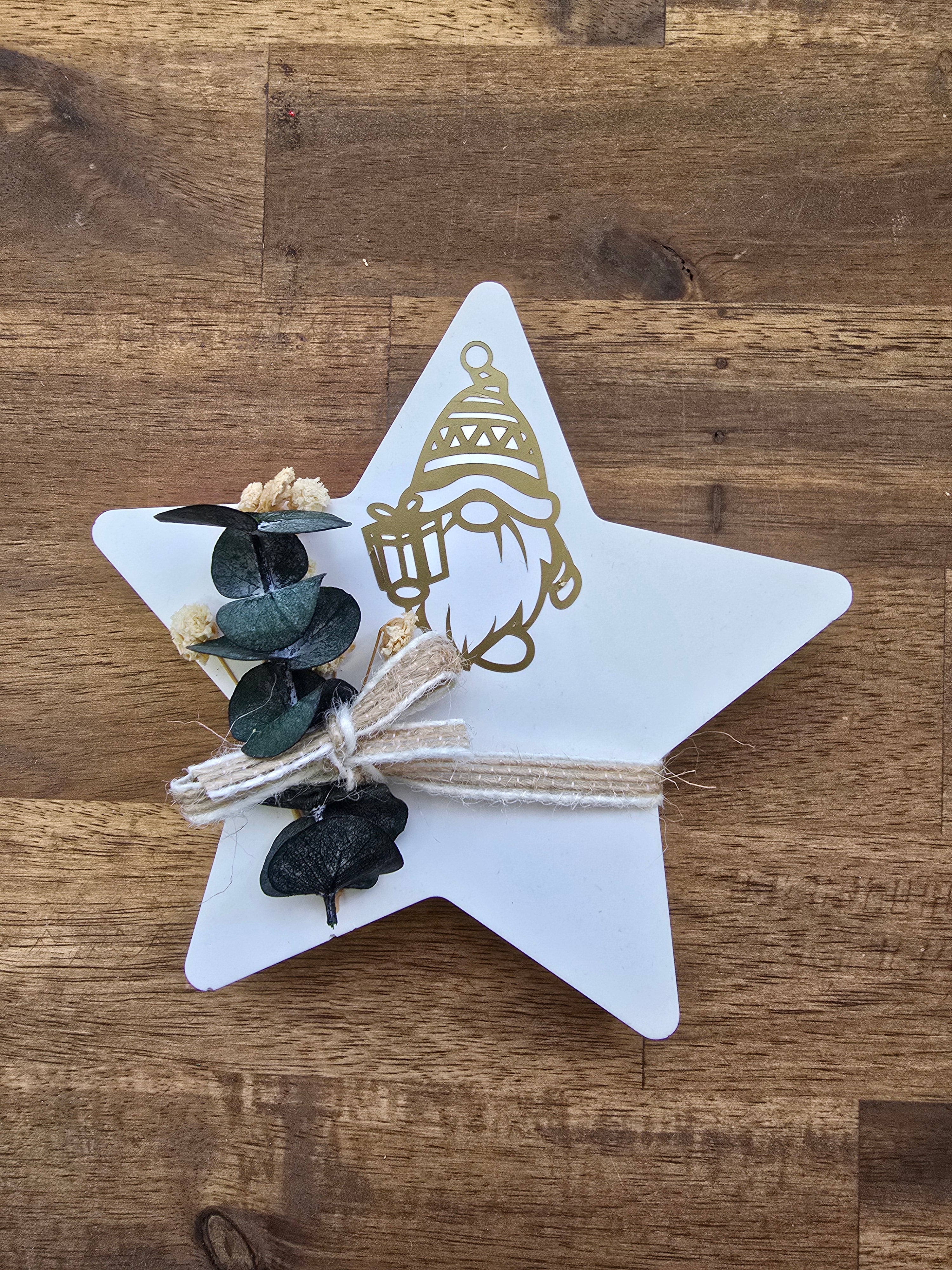 Handgemachter Weihnachtsstern mit Wichtel - Charmantes Mitbringsel