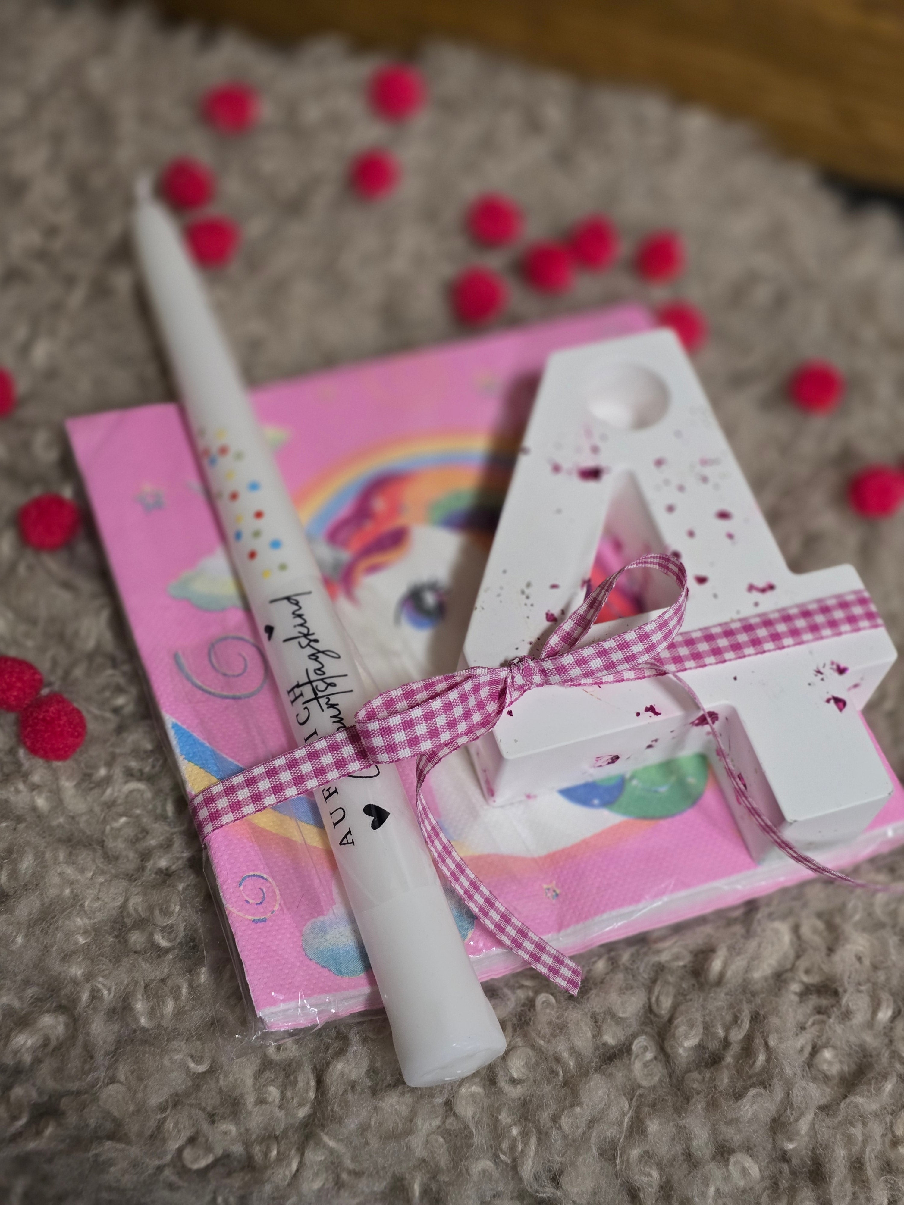 Geburtstagsset 4 - Charmanter Raysin Kerzenständer mit verzierter Kerze und Servietten