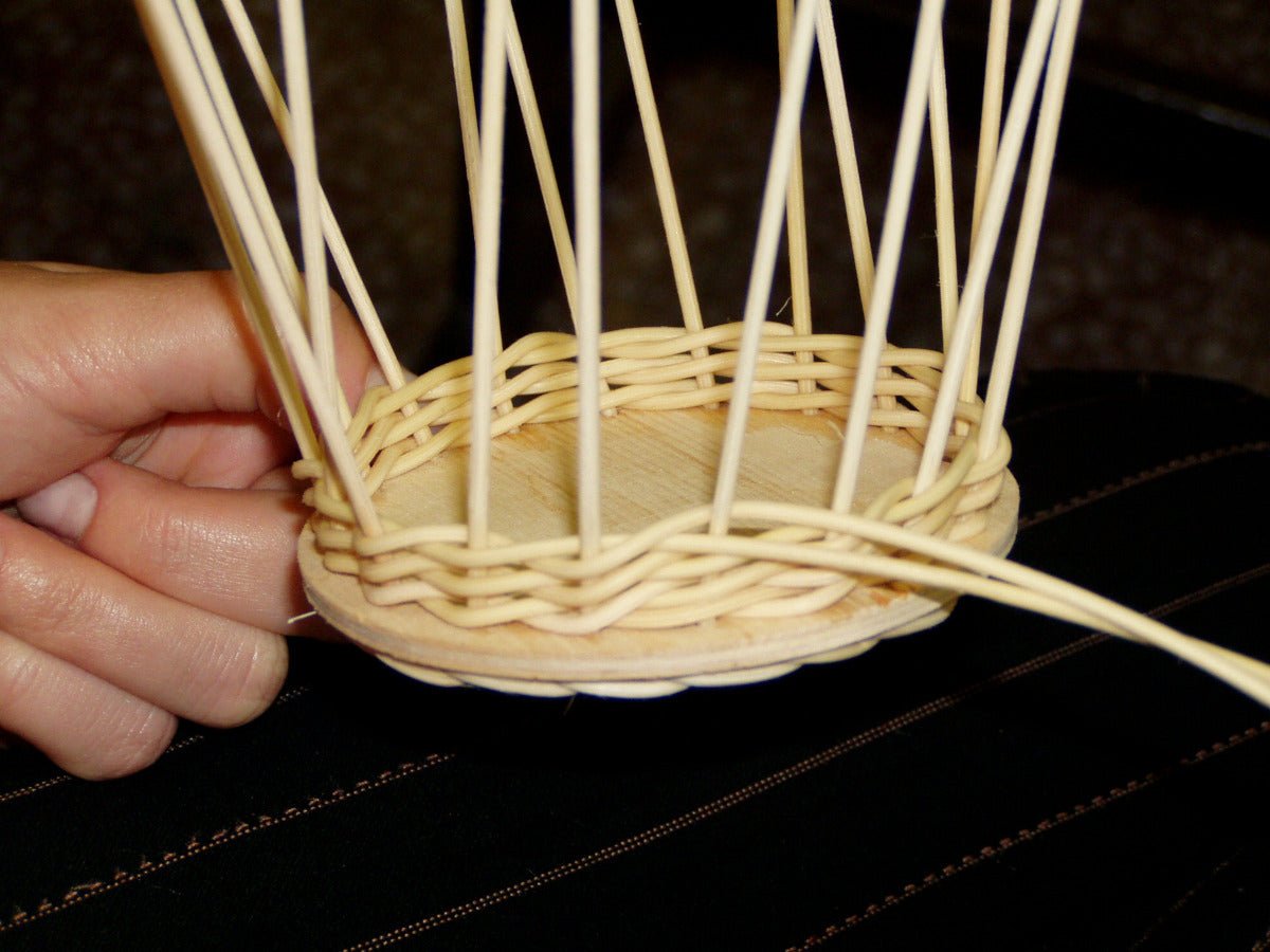 Korbboden Set rund, Ø 11cm für Peddigrohr 3mm - 20St. - Bastelschachtel - Korbboden Set rund, Ø 11cm für Peddigrohr 3mm - 20St.